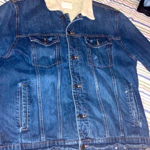 A Sherpa lined oversized Jean Jacket from Aeropostale. Size: Xl